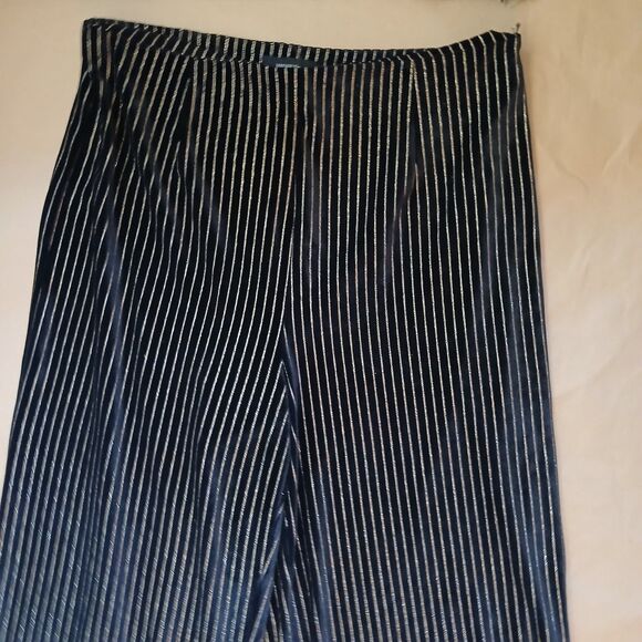 Forever 21 Two Piece Set Crop Top Wide Leg Pants 1X/2X Black Velvet Gold Stripe - Picture 10 of 16